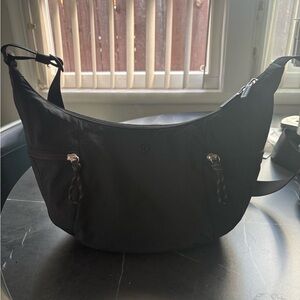Lululemon Slouchy Sling bag 6L black